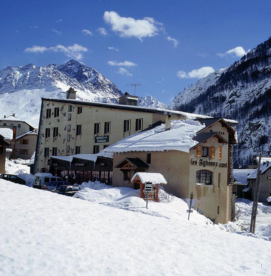 Les Agneaux Hotel Villar-d'Arene Exterior photo
